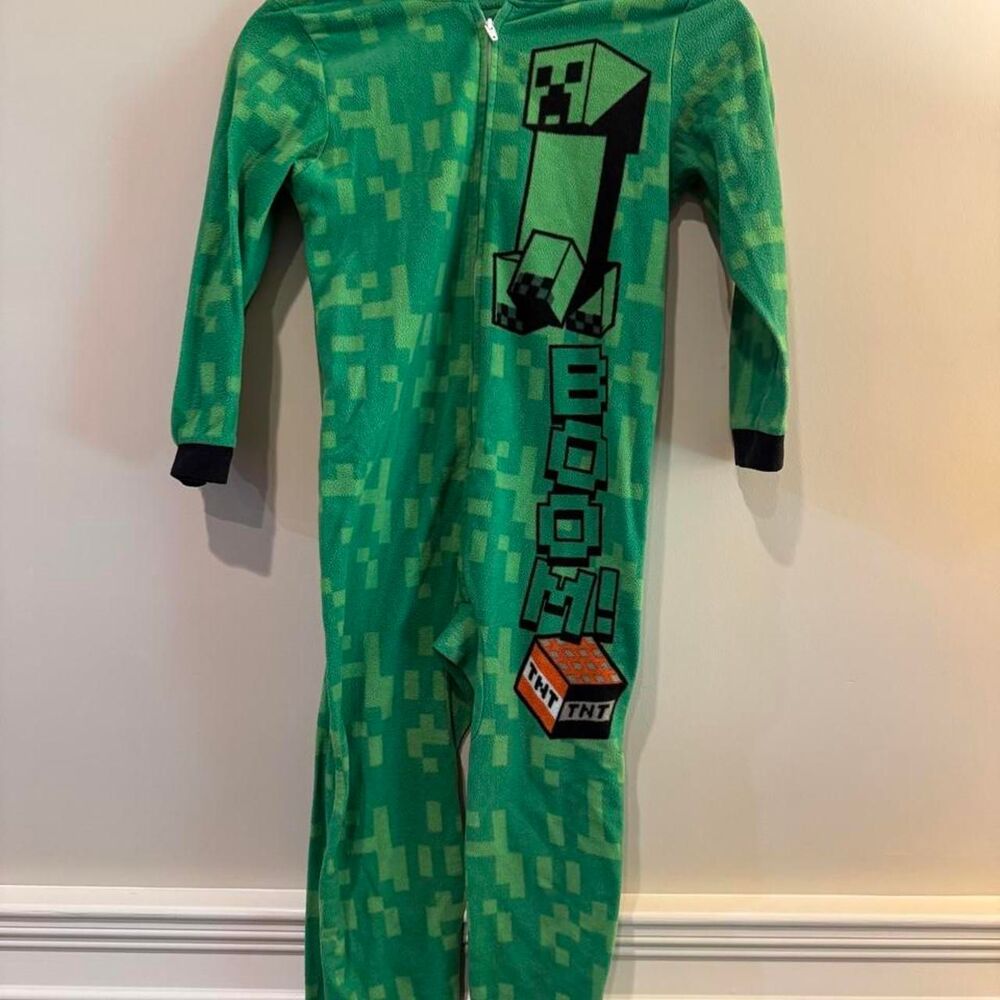 Minecraft Green Sleepsuits Onesie size 8